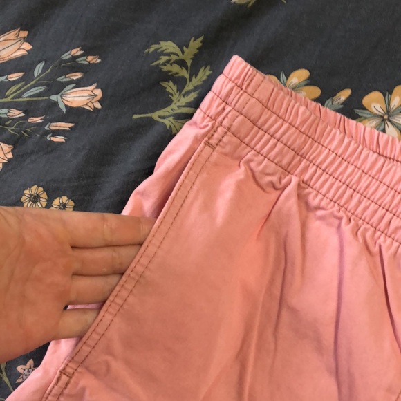 Patagonia Funhoggers 6” Casual Pull-On Cotton Shorts in Sunfade Pink - Picture 4 of 10